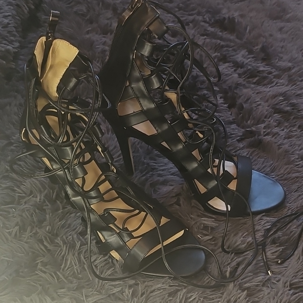 JustFab Black Heels Sleek Design